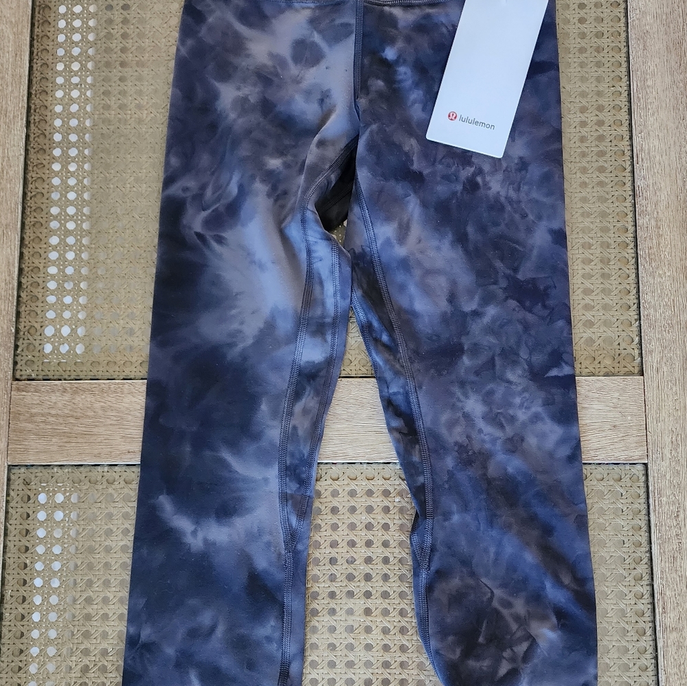 SOLD....NWT Lululemon align crop HR 23" NEW - Picture 2 of 3